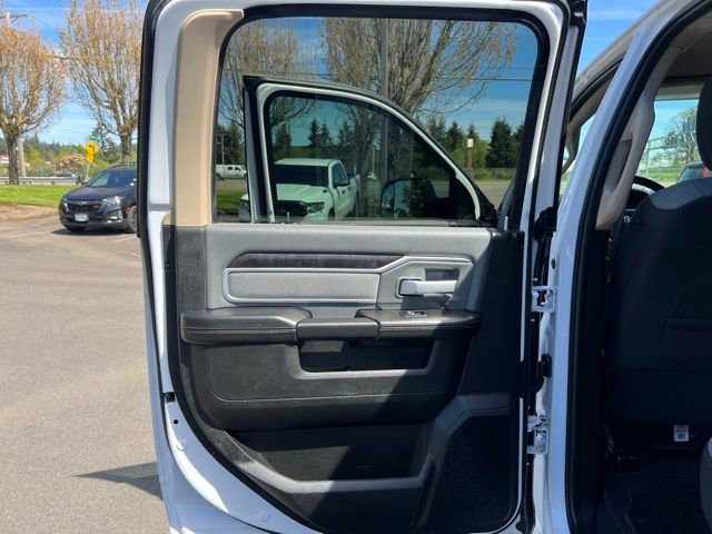 Used 2020 RAM 3500 Big Horn w/ Level 2 Equipment Group AWD/4WD image 9