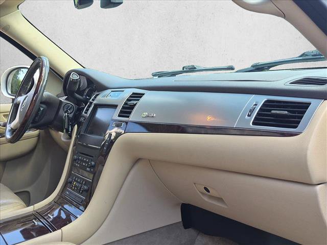 Used 2011 Cadillac Escalade 4WD Hybrid image 24