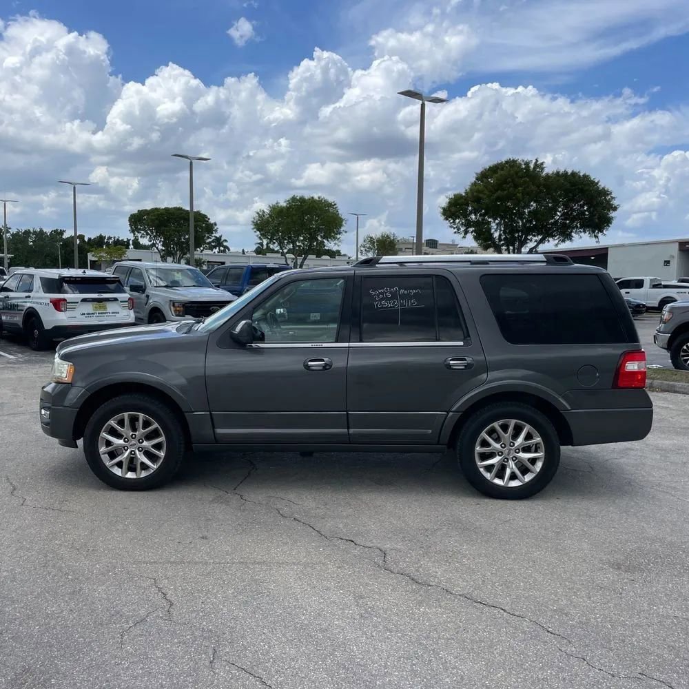 Used 2015 Ford Expedition Limited w/ Equipment Group 301A AWD/4WD image 3