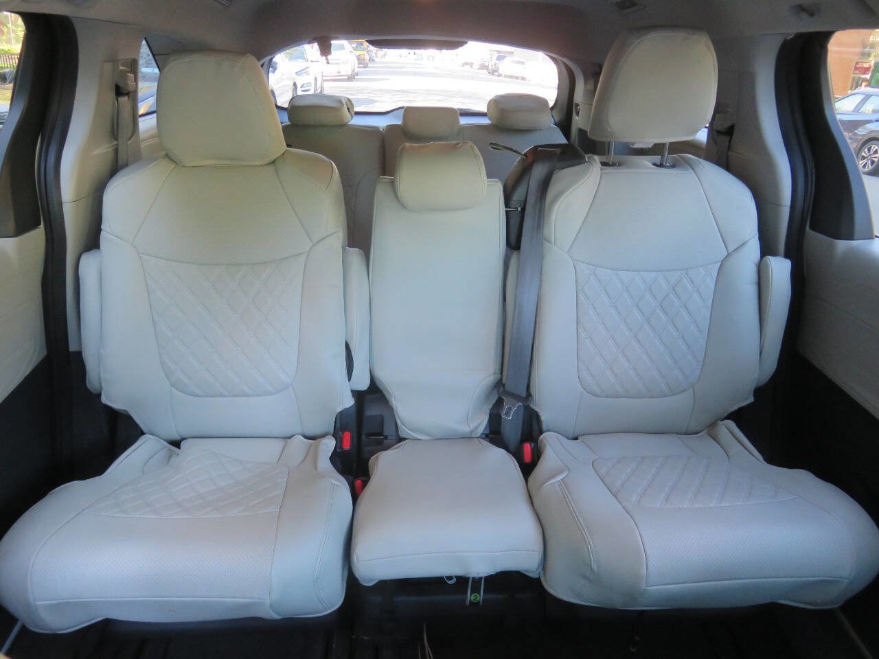 Used 2022 Toyota Sienna LE AWD/4WD image 20