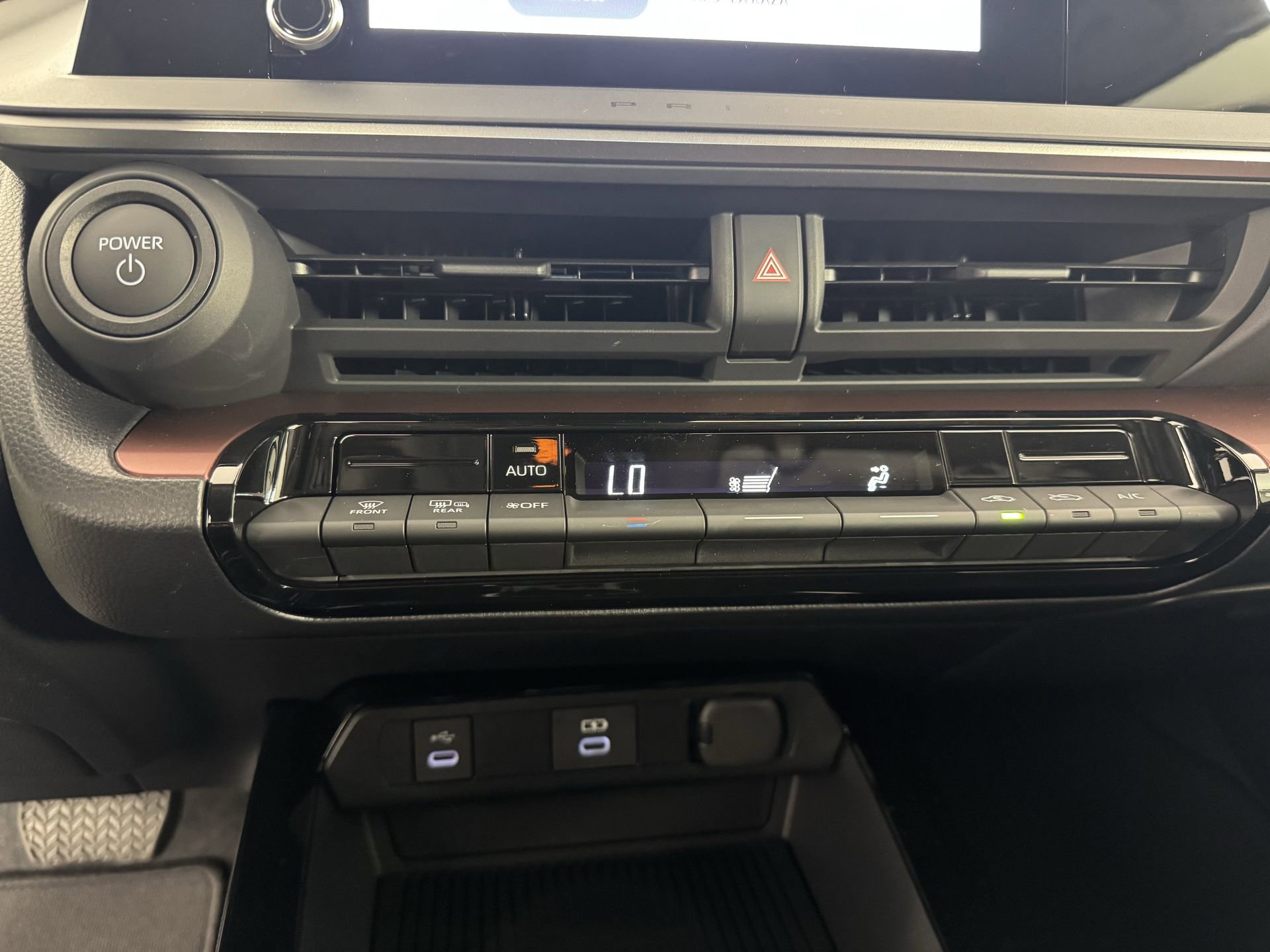 New 2026 Toyota Prius Plug-In Hybrid image 3