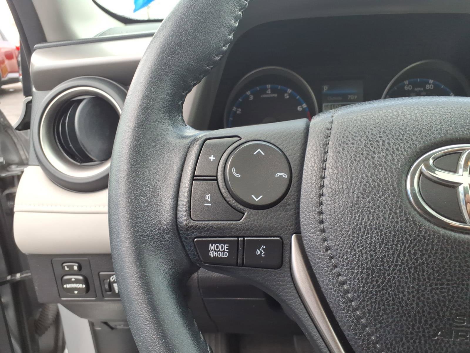 Used 2018 Toyota RAV4 XLE image 15