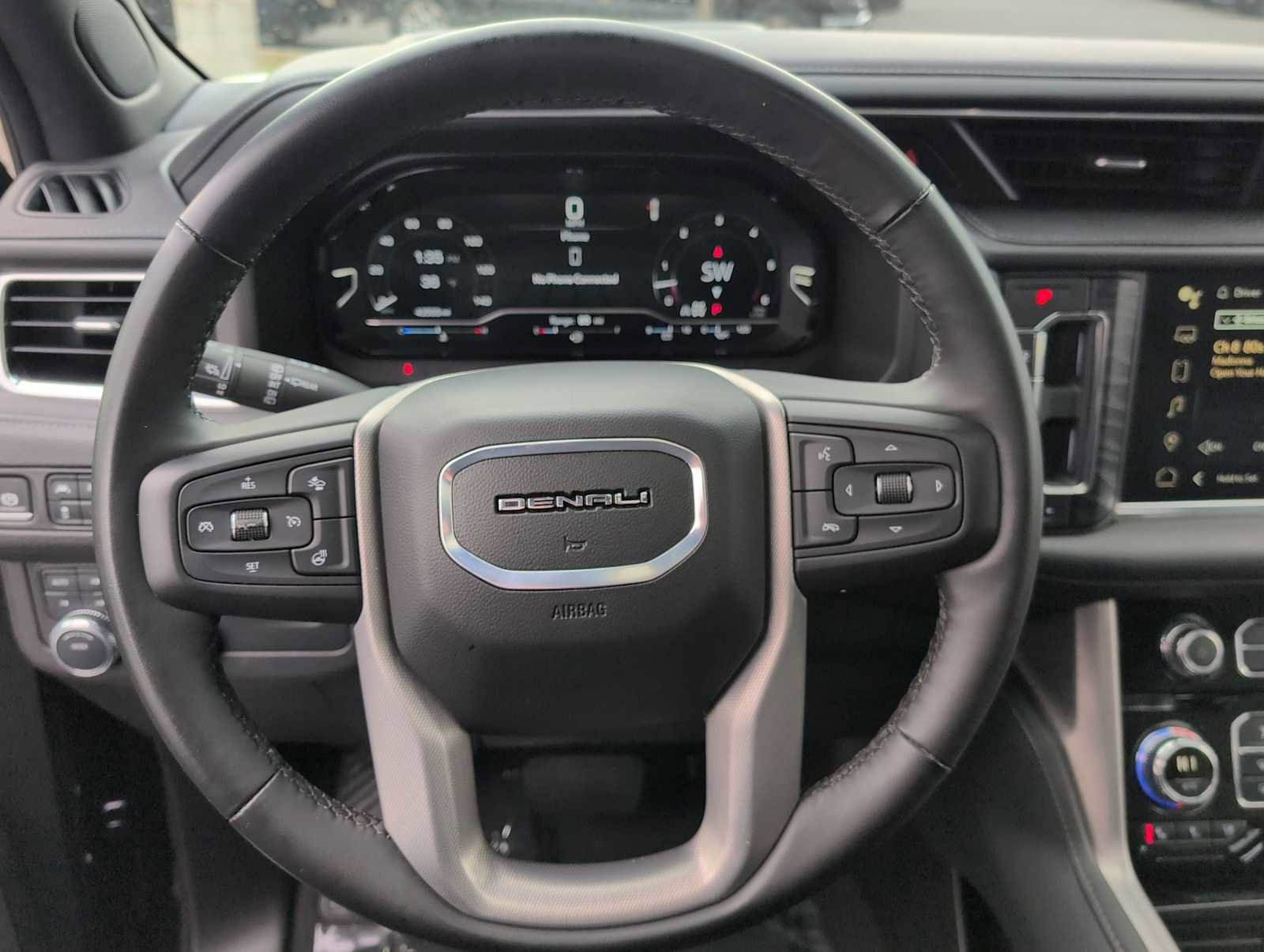 Used 2024 GMC Yukon XL Denali image 25