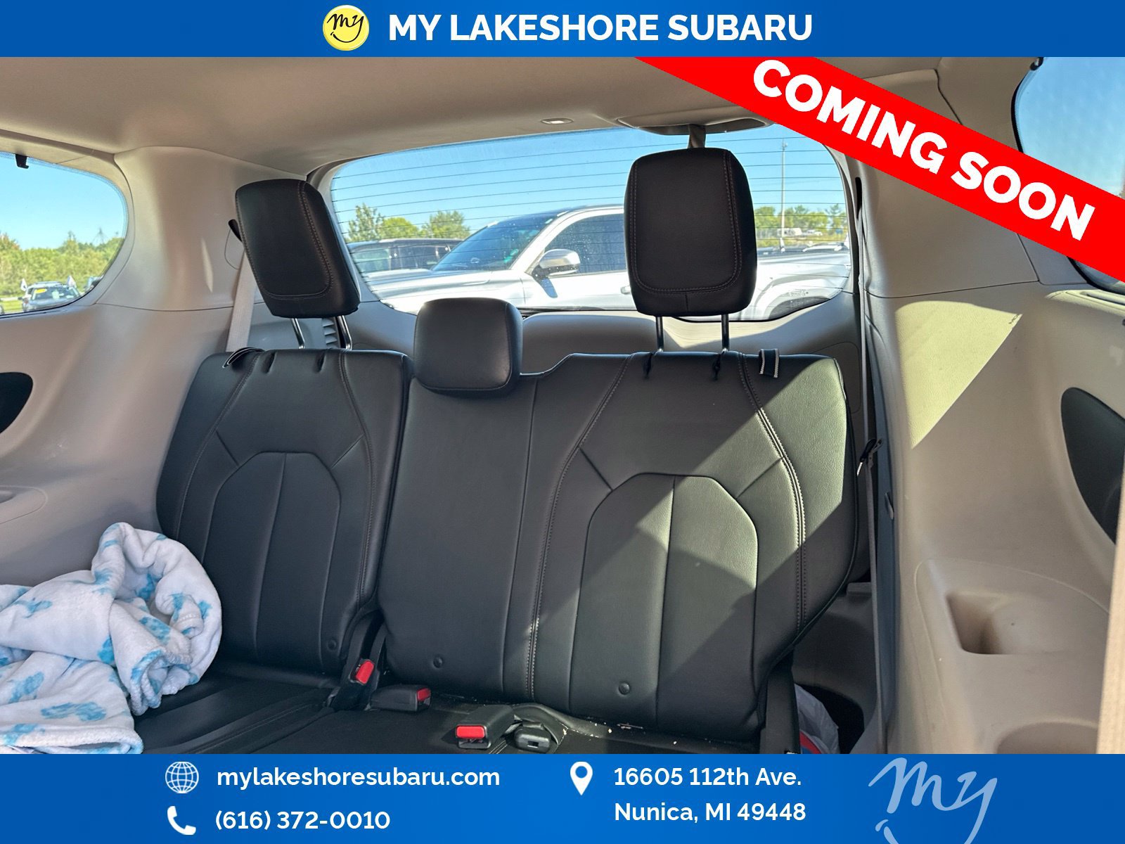 Used 2017 Chrysler Pacifica Touring-L FWD image 11