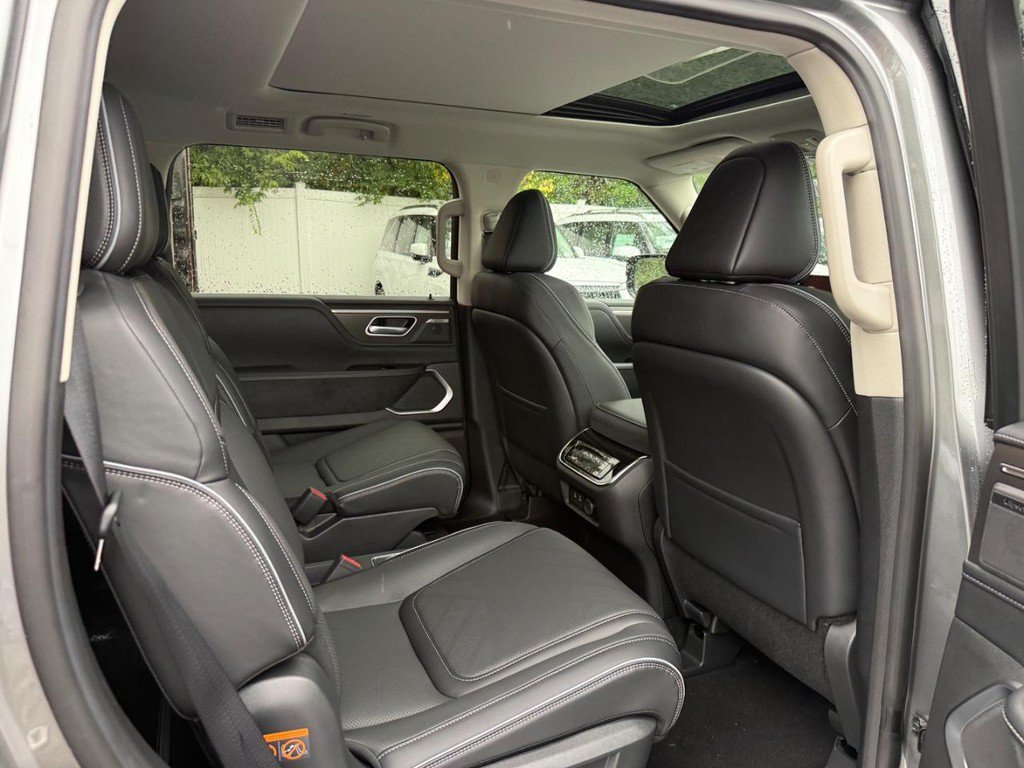 New 2027 INFINITI QX80 Luxe w/ Cargo Package AWD/4WD image 6