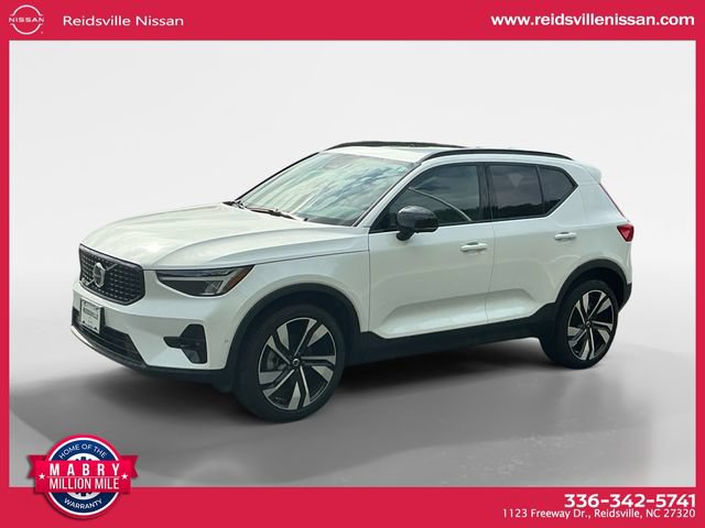 Used 2025 Volvo XC40 B5 Plus
