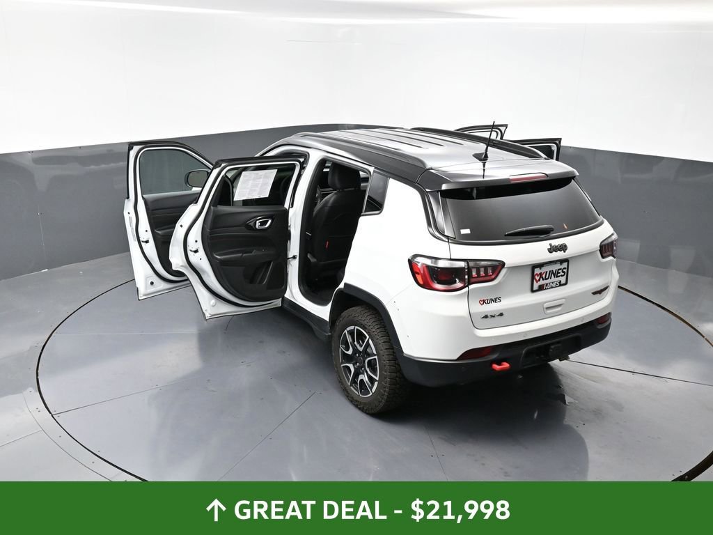 Used 2025 Jeep Compass Trailhawk w/ Trailer Tow Group image 63