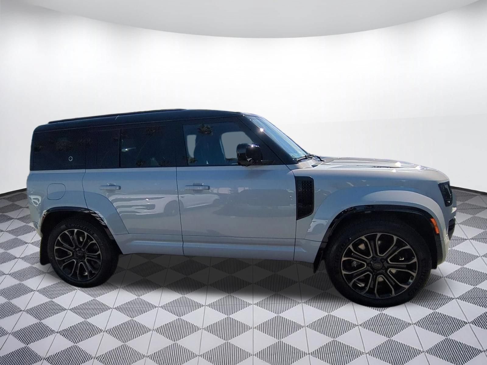 New 2026 Land Rover Defender 110 OCTA AWD/4WD image 6