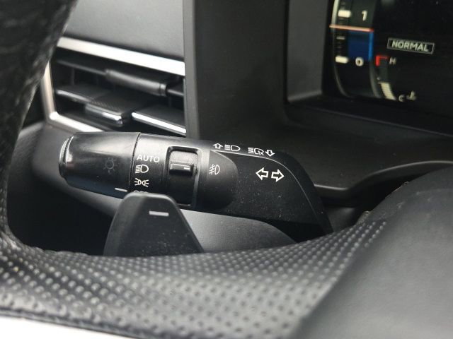 Used 2022 Mitsubishi Outlander SE image 39