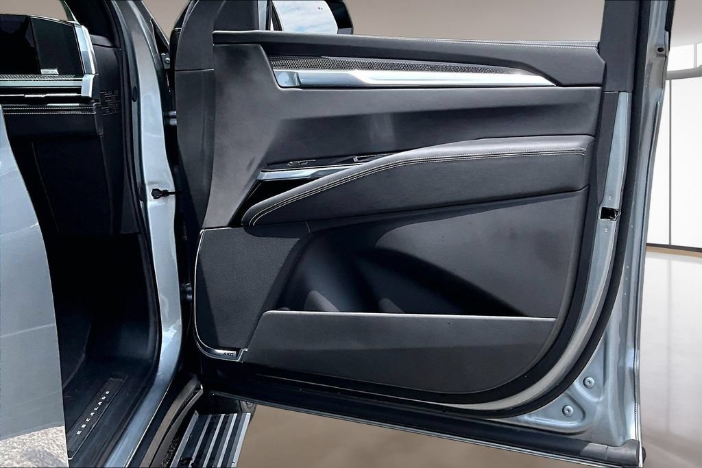 Certified 2025 Cadillac Escalade V AWD/4WD image 19