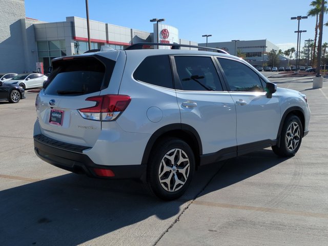 Used 2019 Subaru Forester Premium AWD/4WD image 5
