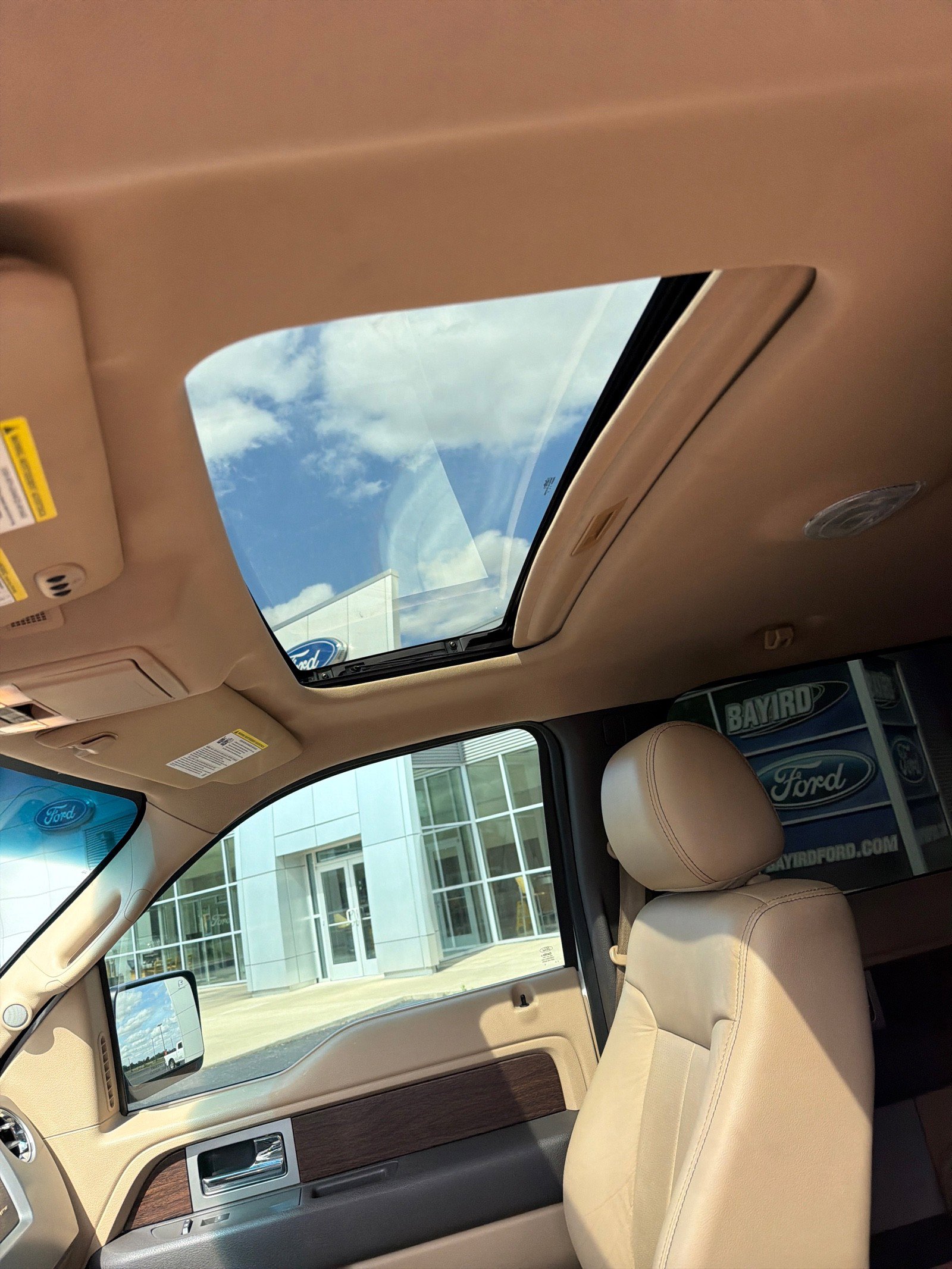 Used 2014 Ford F150 Lariat w/ Equipment Group 502A Luxury AWD/4WD image 12