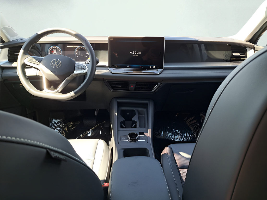 New 2025 Volkswagen Tiguan SE FWD image 21