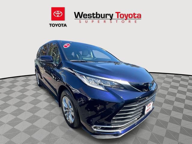 Certified 2025 Toyota Sienna Limited image 1