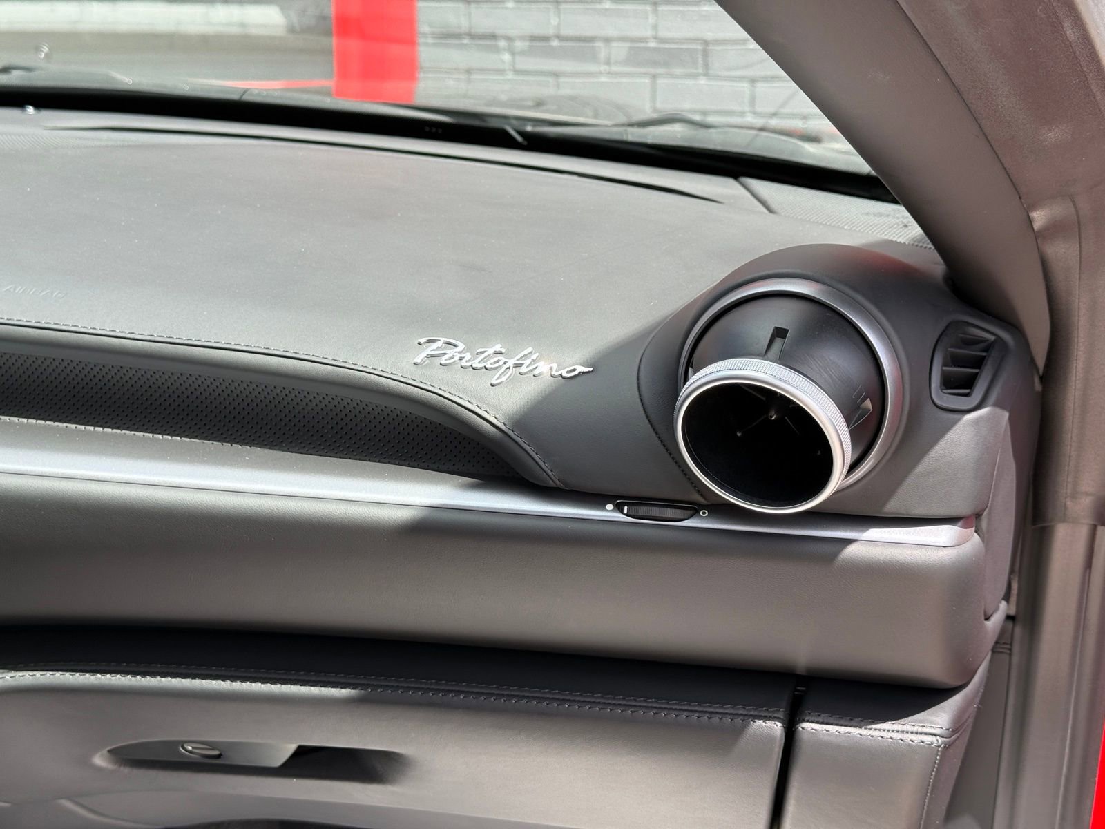 Used 2019 Ferrari Portofino image 26