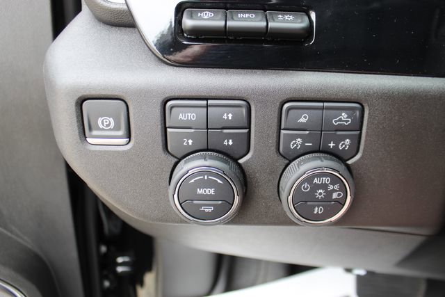 Used 2024 Chevrolet Silverado 1500 High Country AWD/4WD image 18