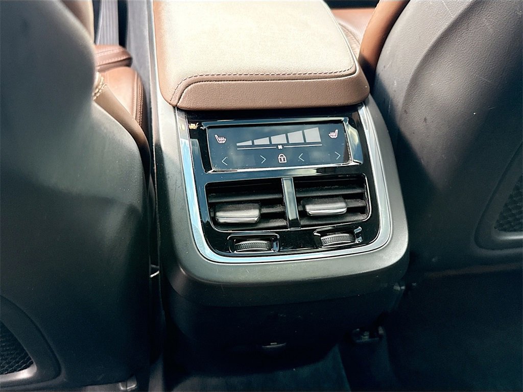 Used 2022 Volvo XC60 B5 Inscription w/ Advanced Package image 28