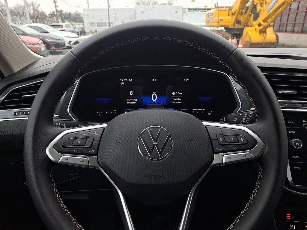 Certified 2022 Volkswagen Tiguan SE AWD/4WD image 18