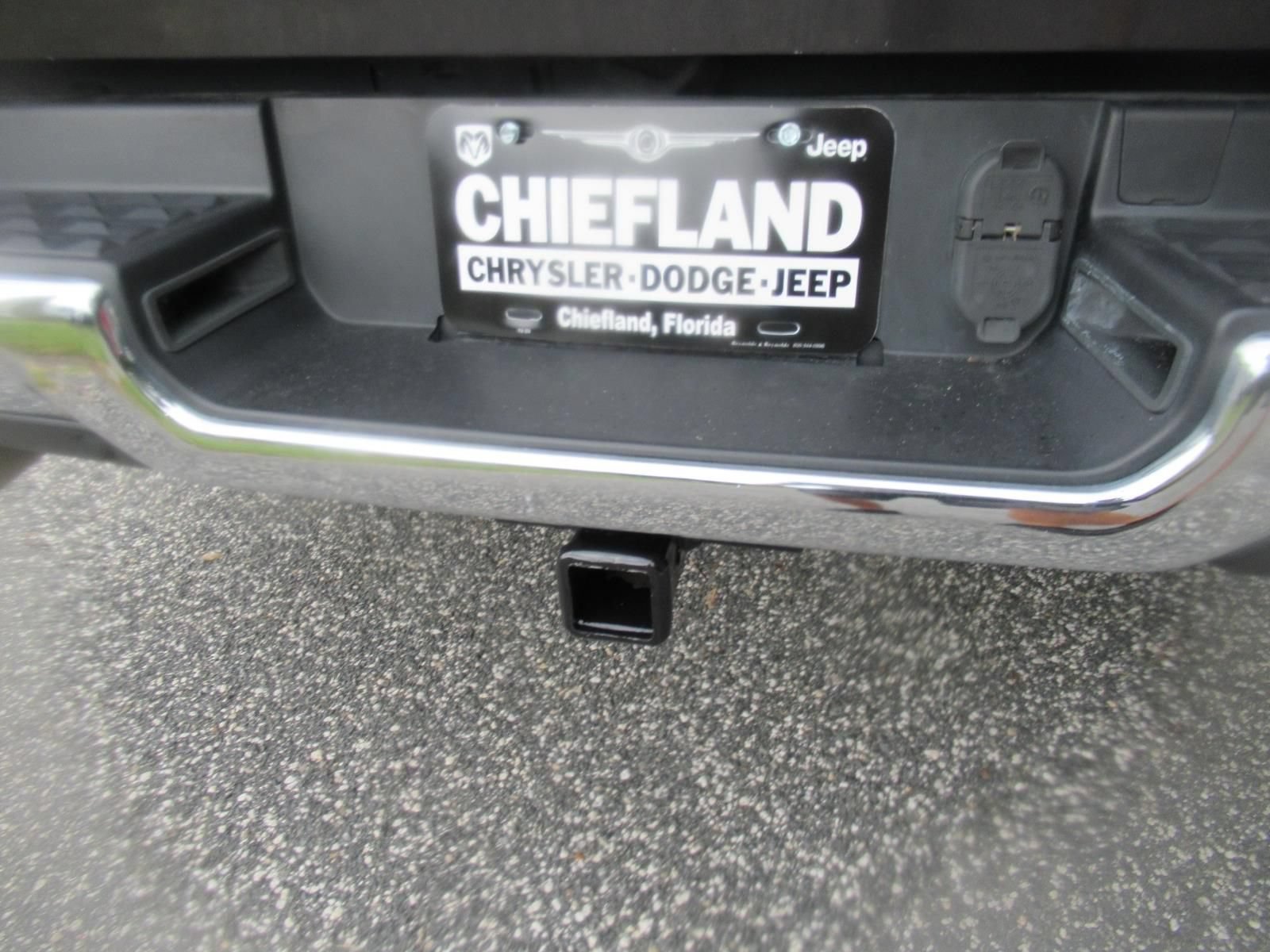 Used 2019 RAM 1500 Laramie AWD/4WD image 10