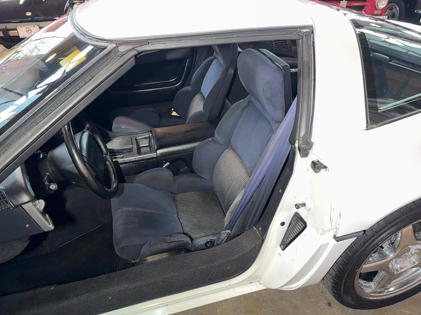 Used 1990 Chevrolet Corvette Coupe RWD image 11