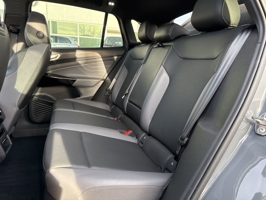 Certified 2023 Volkswagen ID.4 Pro S Plus image 24