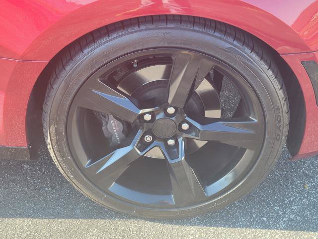 Used 2018 Chevrolet Camaro SS RWD image 6