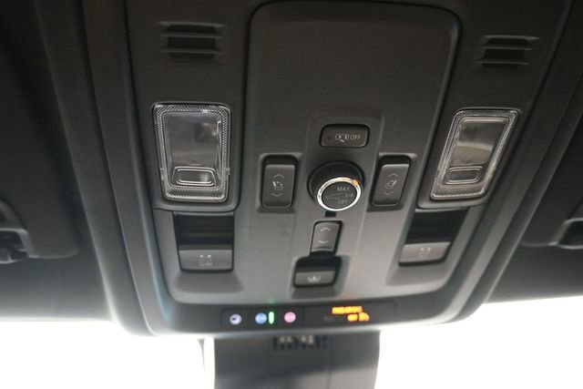 Used 2025 Chevrolet Tahoe High Country AWD/4WD image 20
