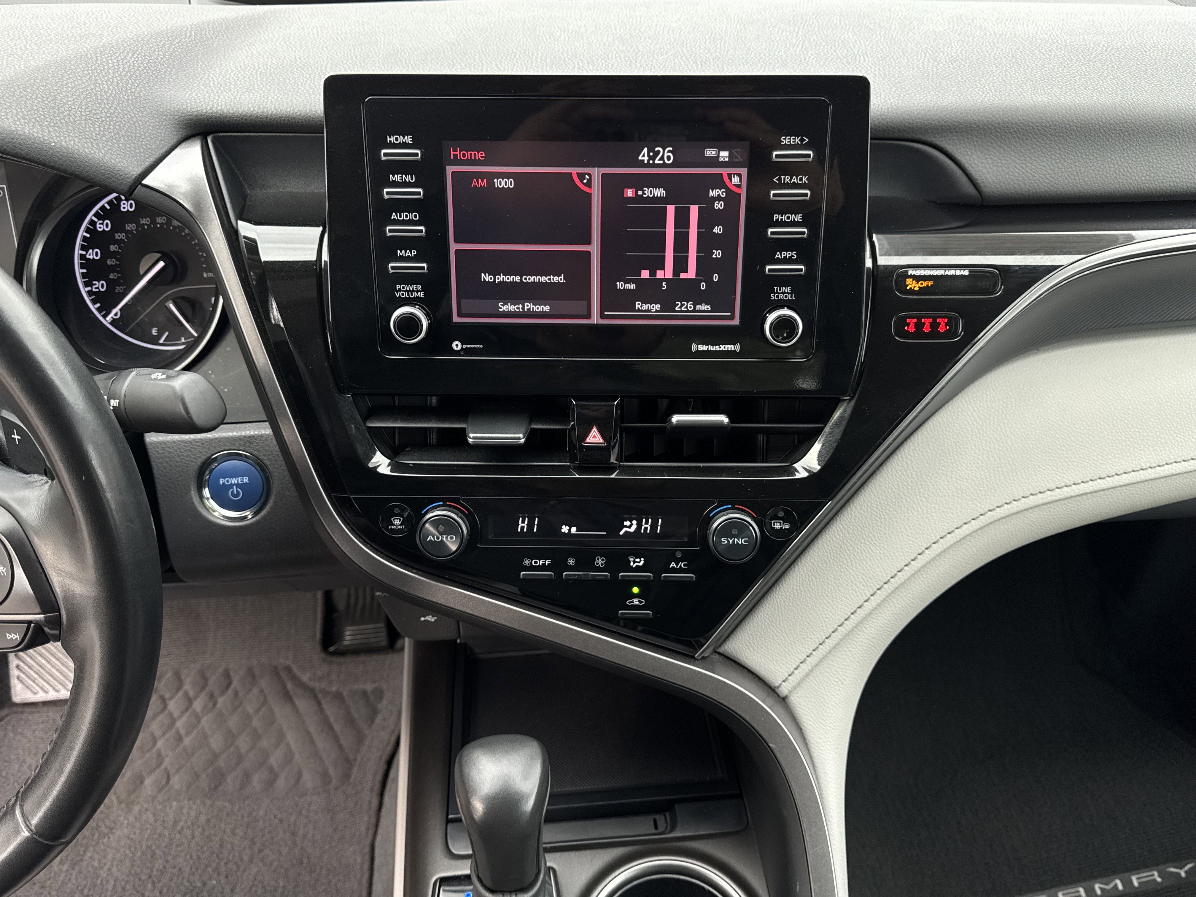 Used 2024 Toyota Camry SE image 19