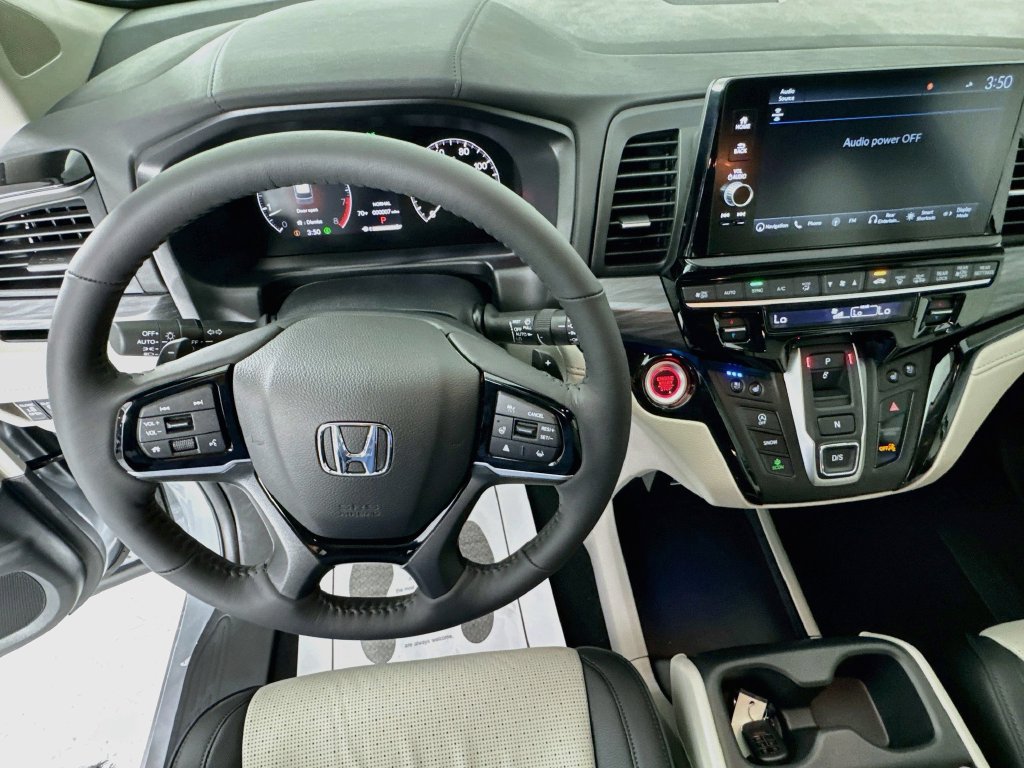 Used 2026 Honda Odyssey Elite image 12