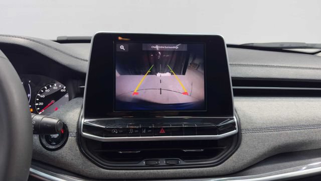Used 2022 Jeep Compass Latitude FWD image 31