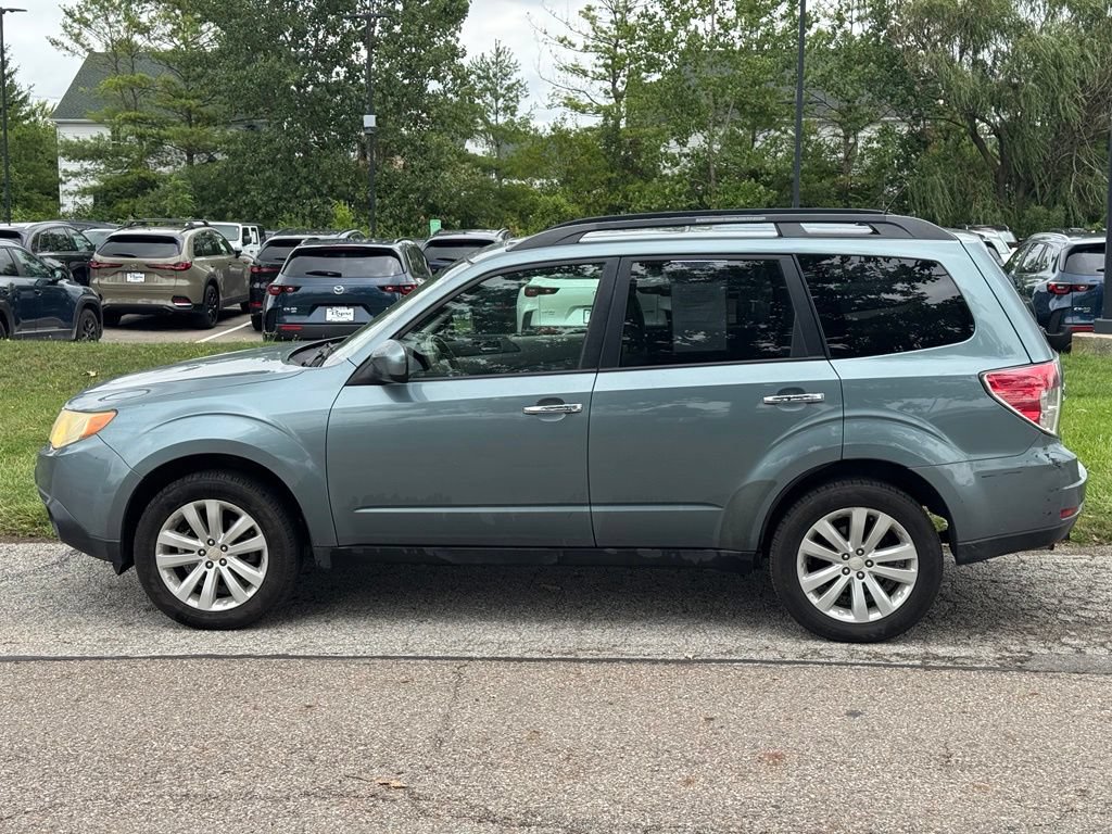 Used 2011 Subaru Forester 2.5X Premium w/ All-Weather Pkg AWD/4WD image 2