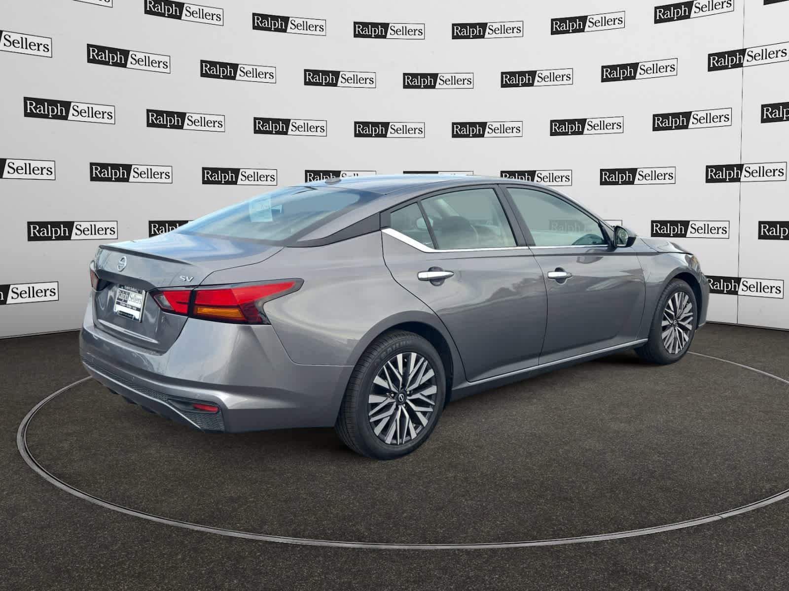 Used 2025 Nissan Altima 2.5 SV FWD image 6