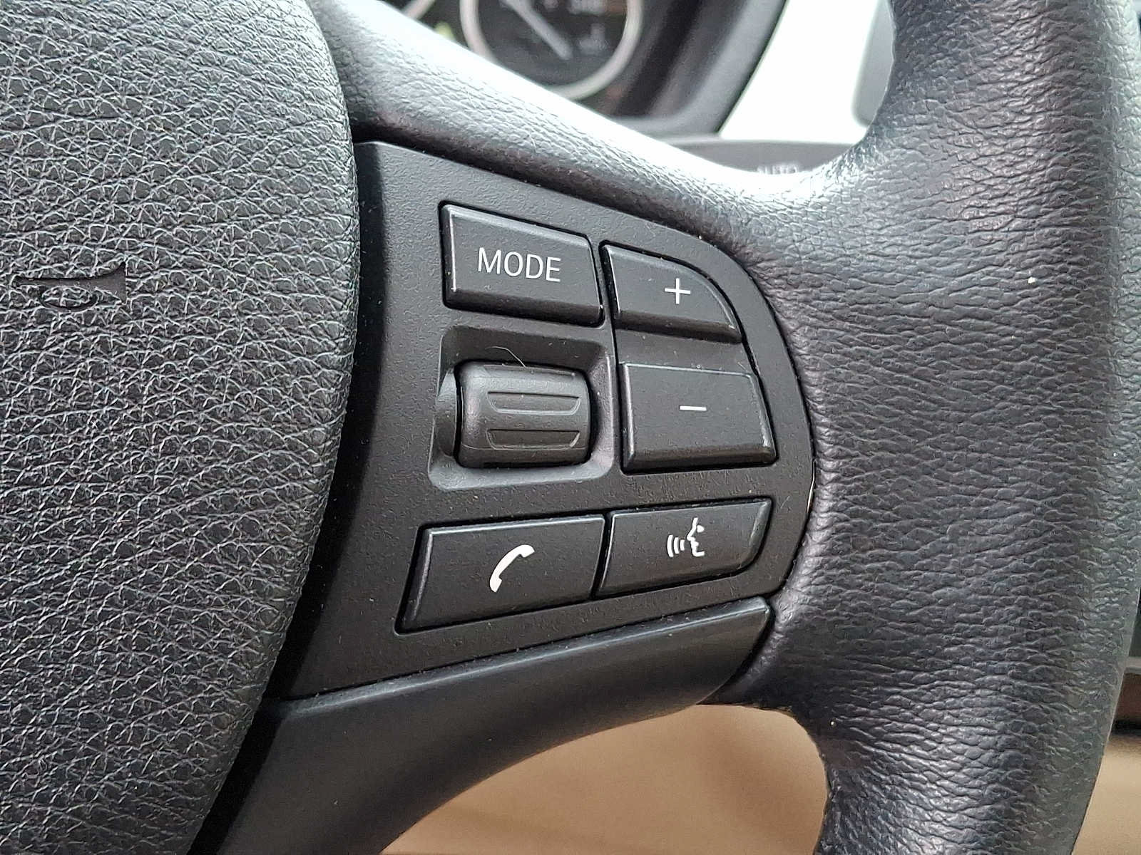 Used 2018 BMW 320i xDrive Sedan AWD/4WD image 19