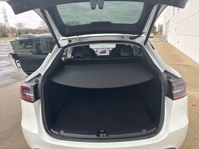 Used 2024 Tesla Model Y Long Range image 11