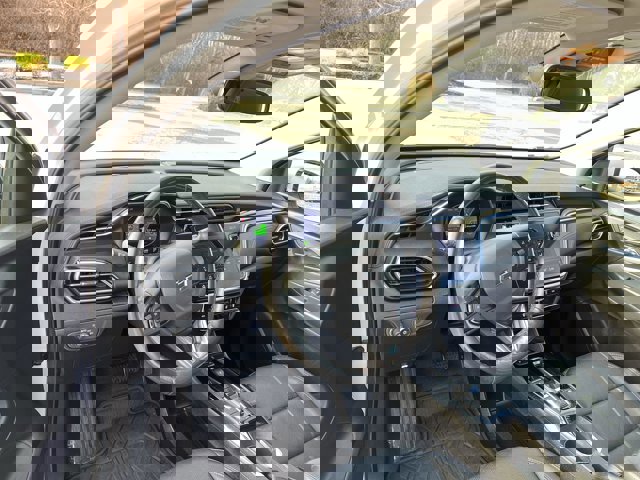 Used 2022 Chevrolet Bolt EUV LT w/ Convenience Package image 10