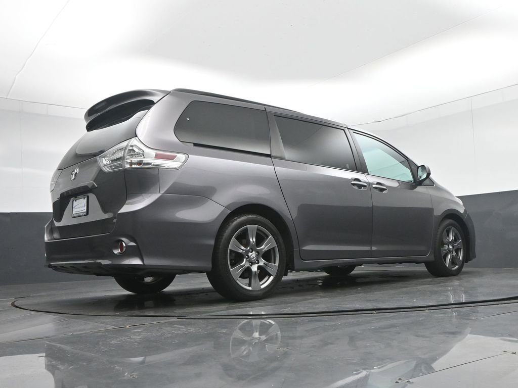 Used 2017 Toyota Sienna SE w/ SE Preferred Package image 71