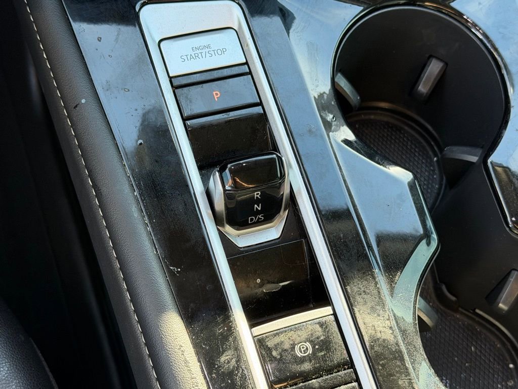 Used 2025 Volkswagen Atlas SEL Premium R-Line image 21