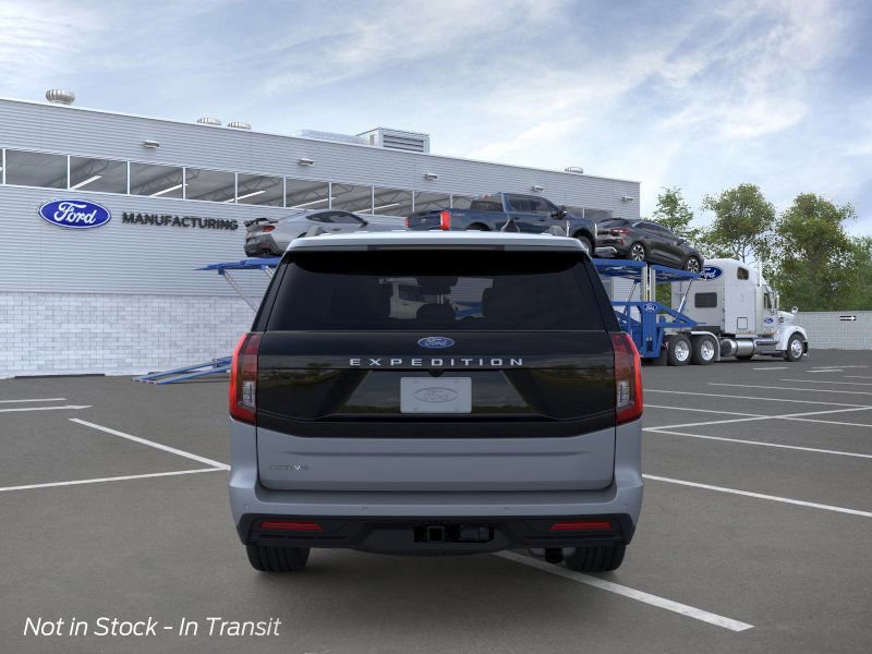 New 2025 Ford Expedition Active image 5