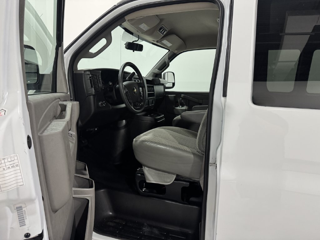 Used 2023 Chevrolet Express 3500 LS RWD image 12