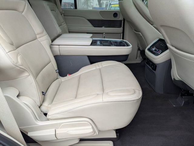 Used 2018 Lincoln Navigator Reserve w/ Technology Package image 28