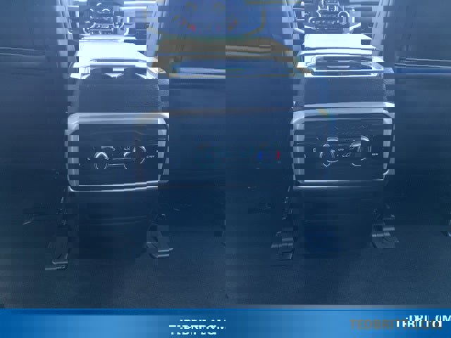 Used 2024 Ford Expedition XLT image 16