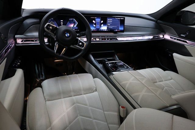 Used 2024 BMW 760i xDrive w/ Executive Package image 82