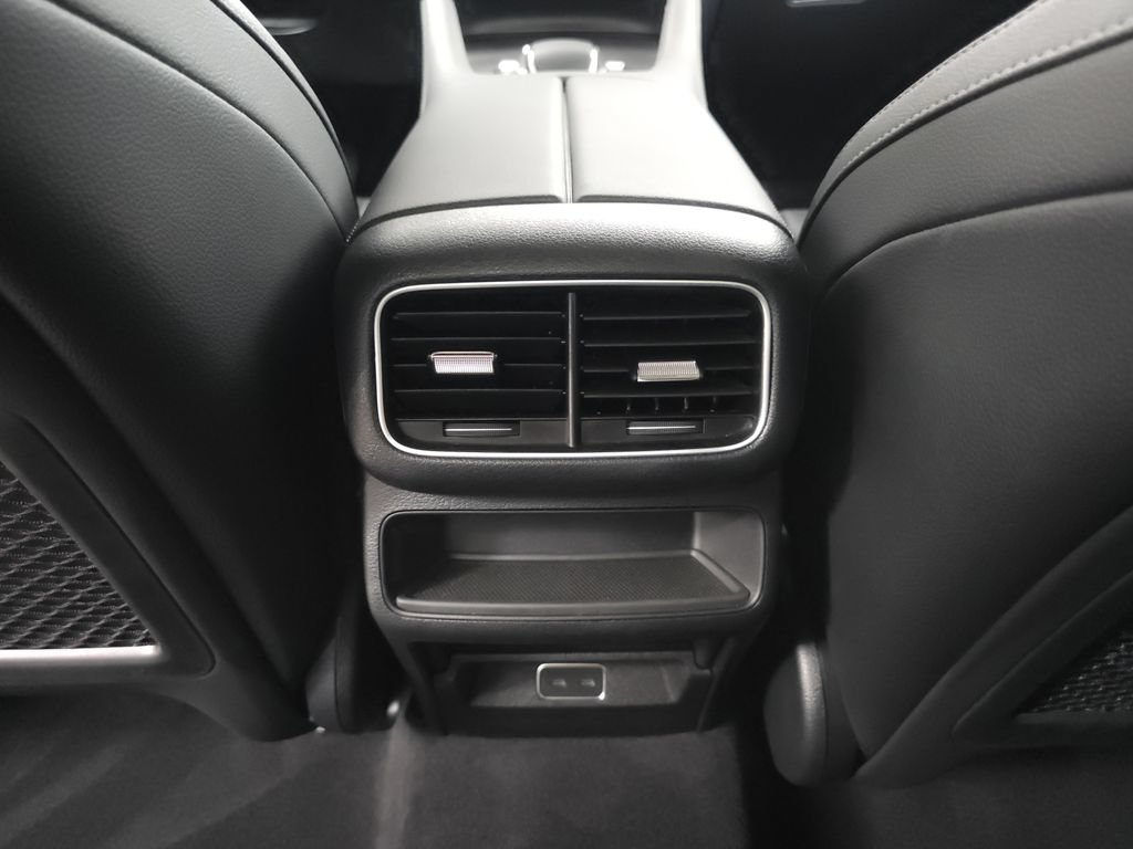 Used 2026 Mercedes-Benz GLE 450 4MATIC w/ Driver Assistance Package image 26