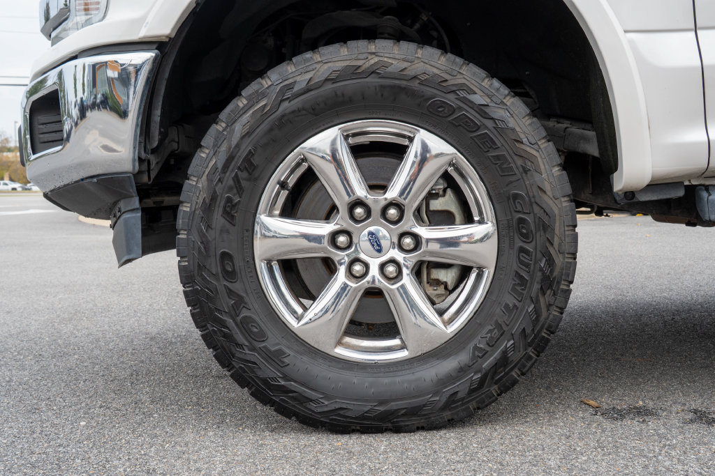 Used 2019 Ford F150 Lariat w/ Equipment Group 502A Luxury RWD image 28