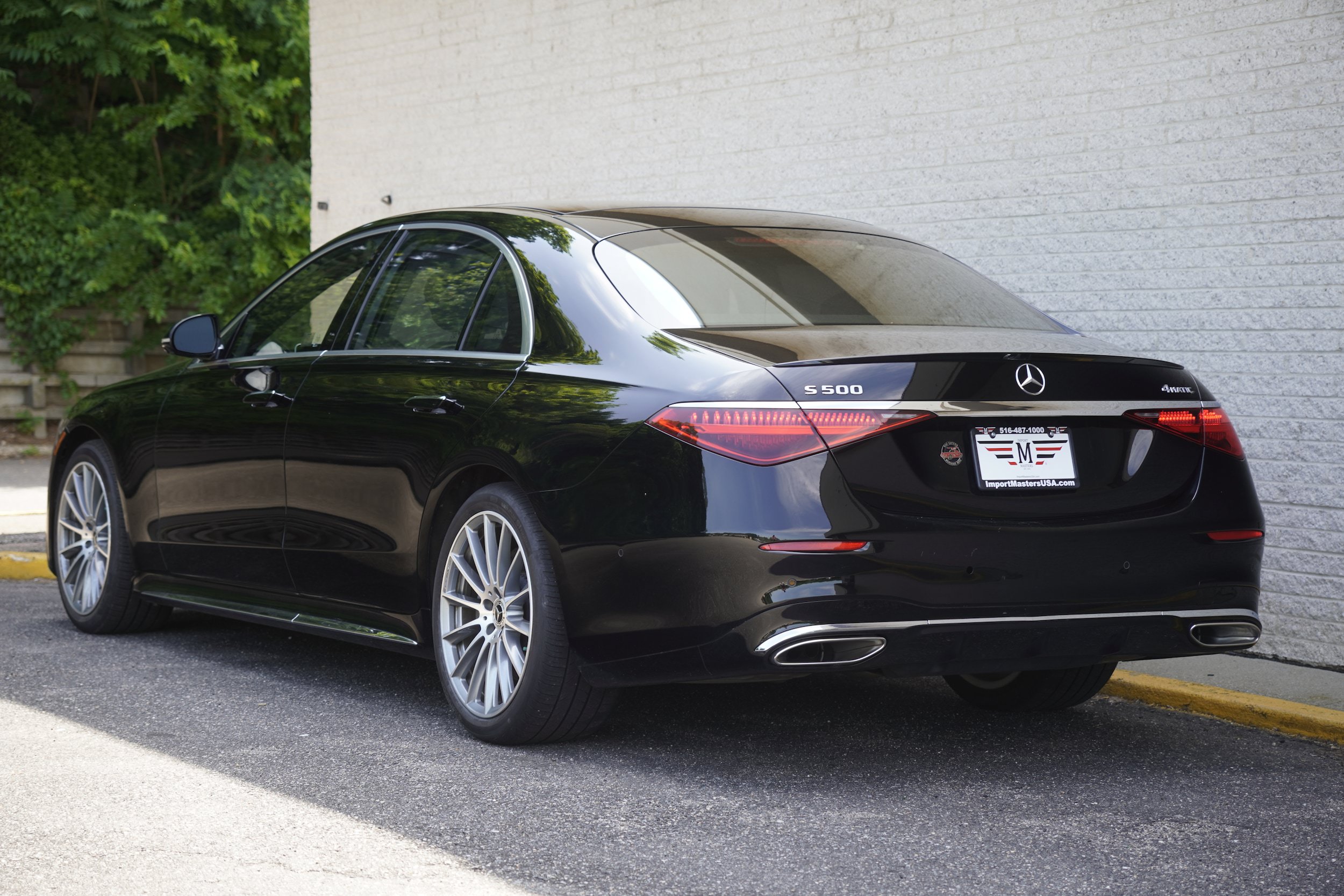 Used 2022 Mercedes-Benz S 500 4MATIC w/ AMG Line Package image 5