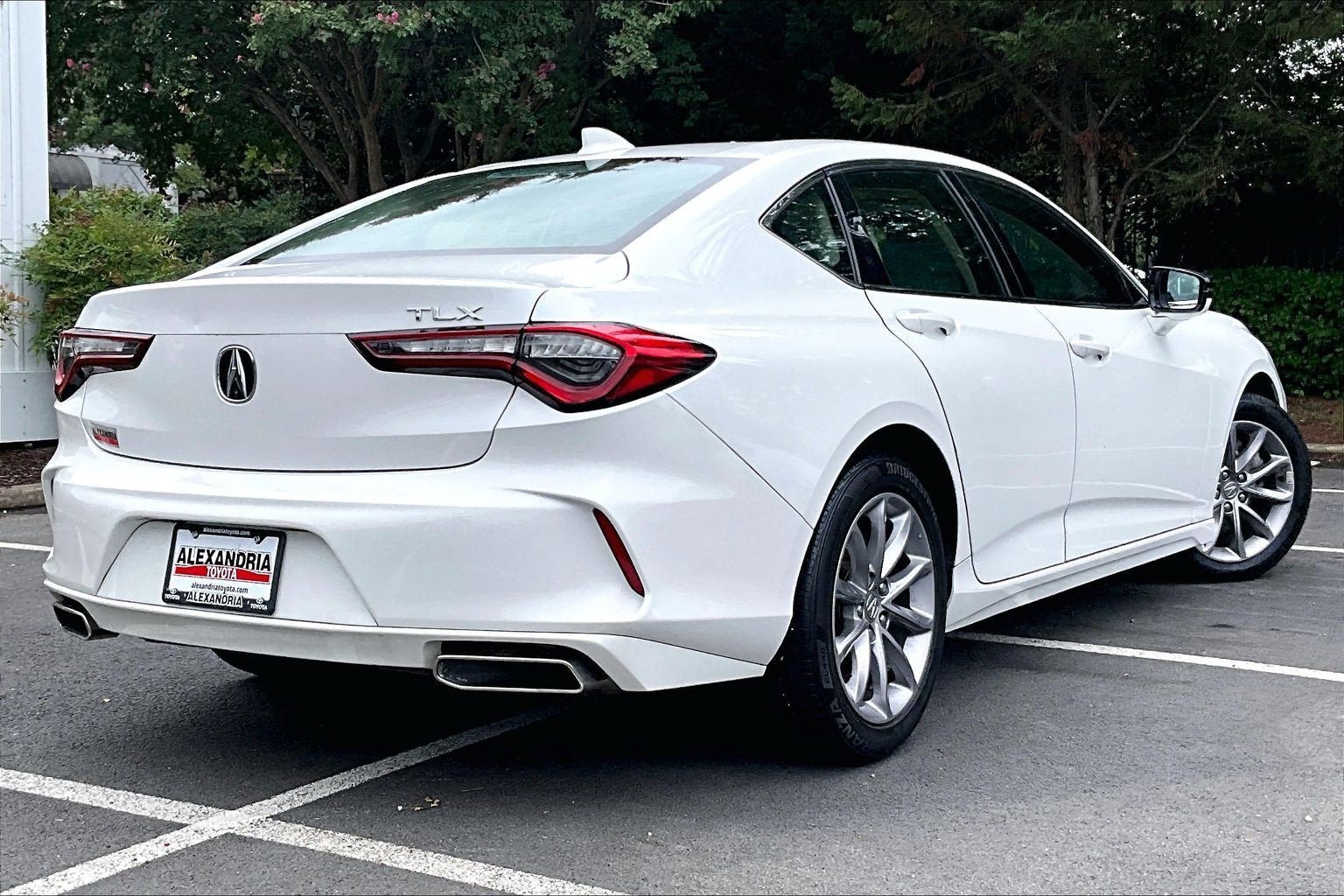 Used 2023 Acura TLX FWD image 11