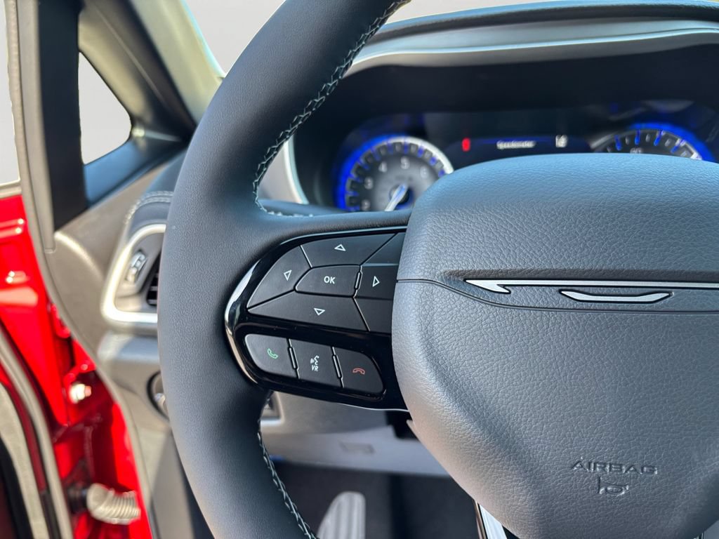 New 2027 Chrysler Pacifica Limited AWD/4WD image 21