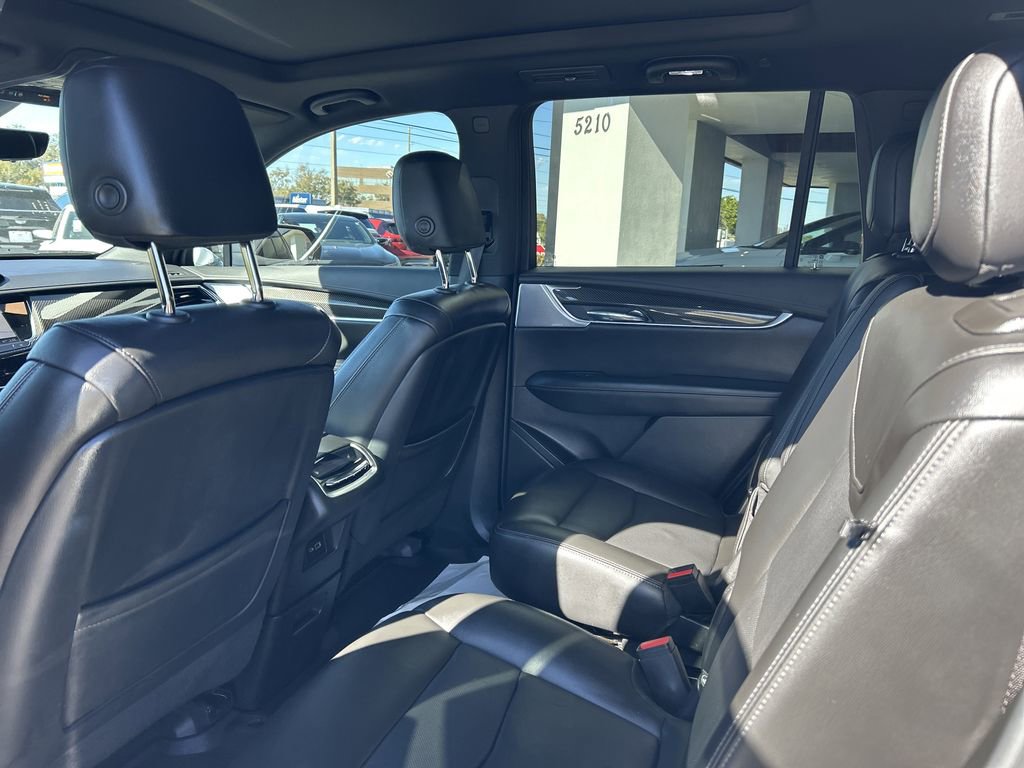 Used 2023 Cadillac XT6 Sport w/ Technology Package image 17