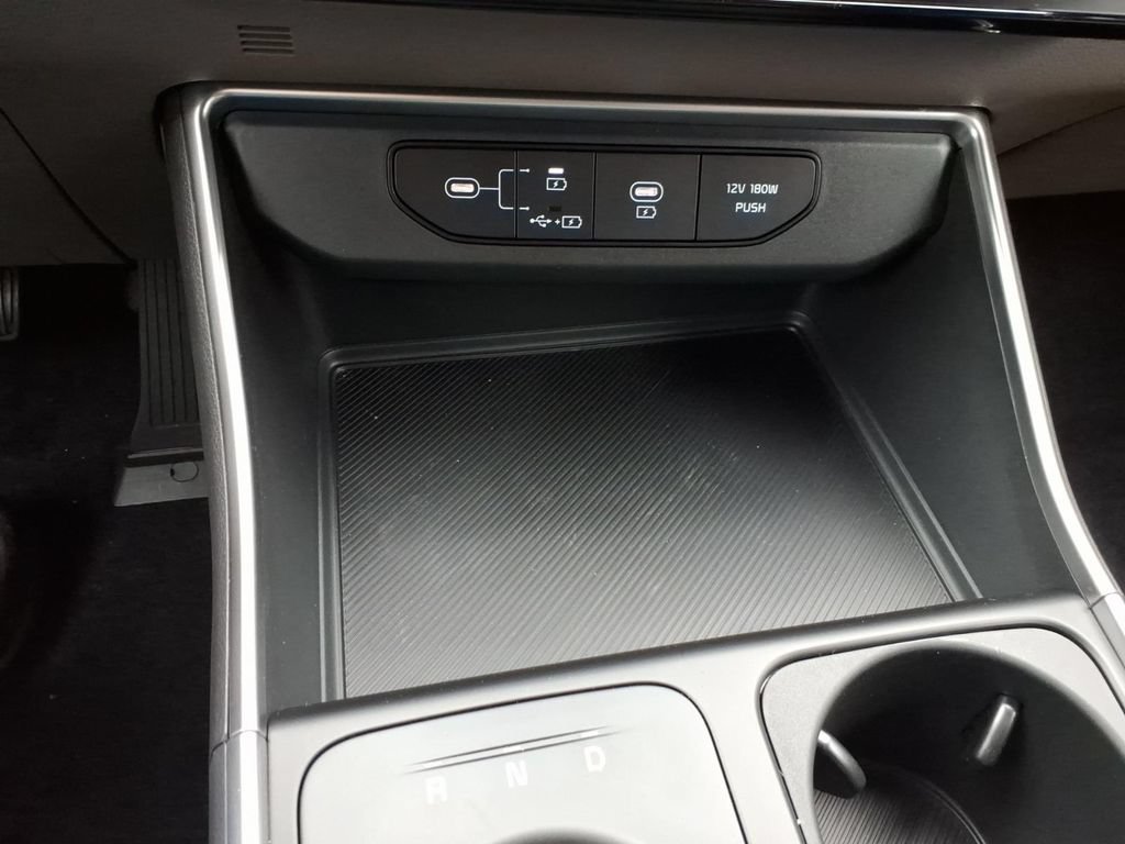 New 2026 Kia Carnival LXS FWD image 16