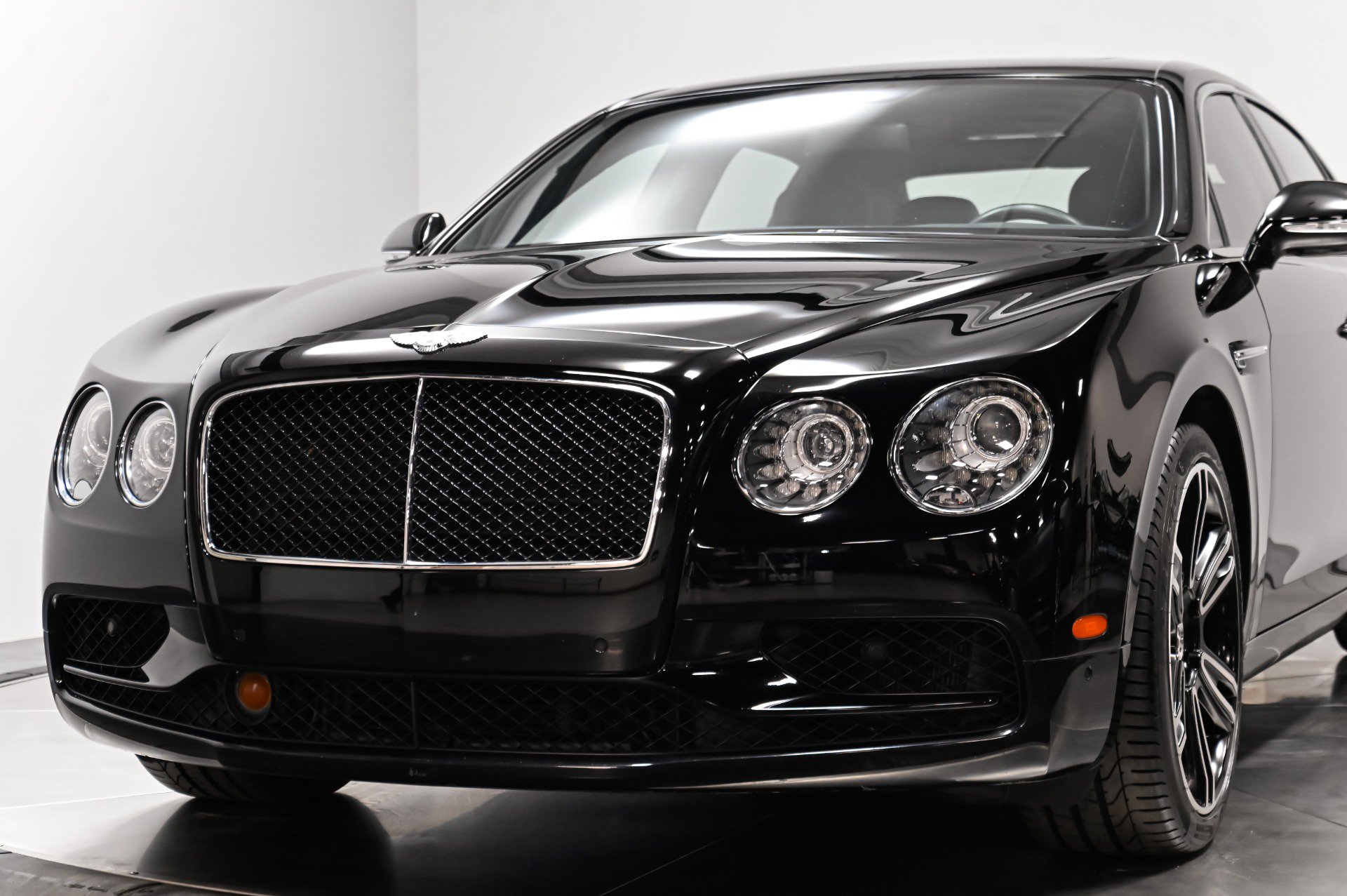 Used 2017 Bentley Flying Spur S V8 AWD/4WD image 22